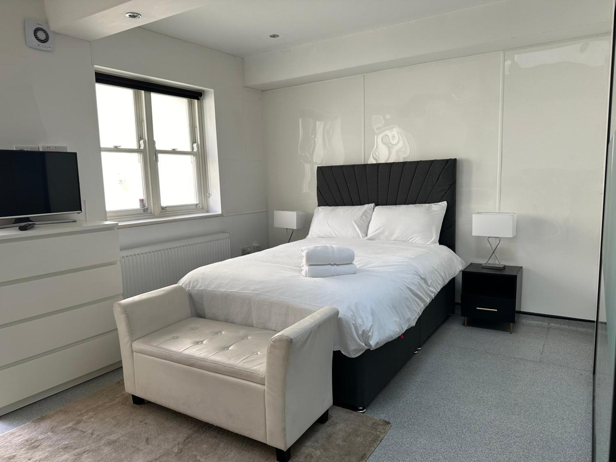 런던 Westferry Two 아파트 외부 사진